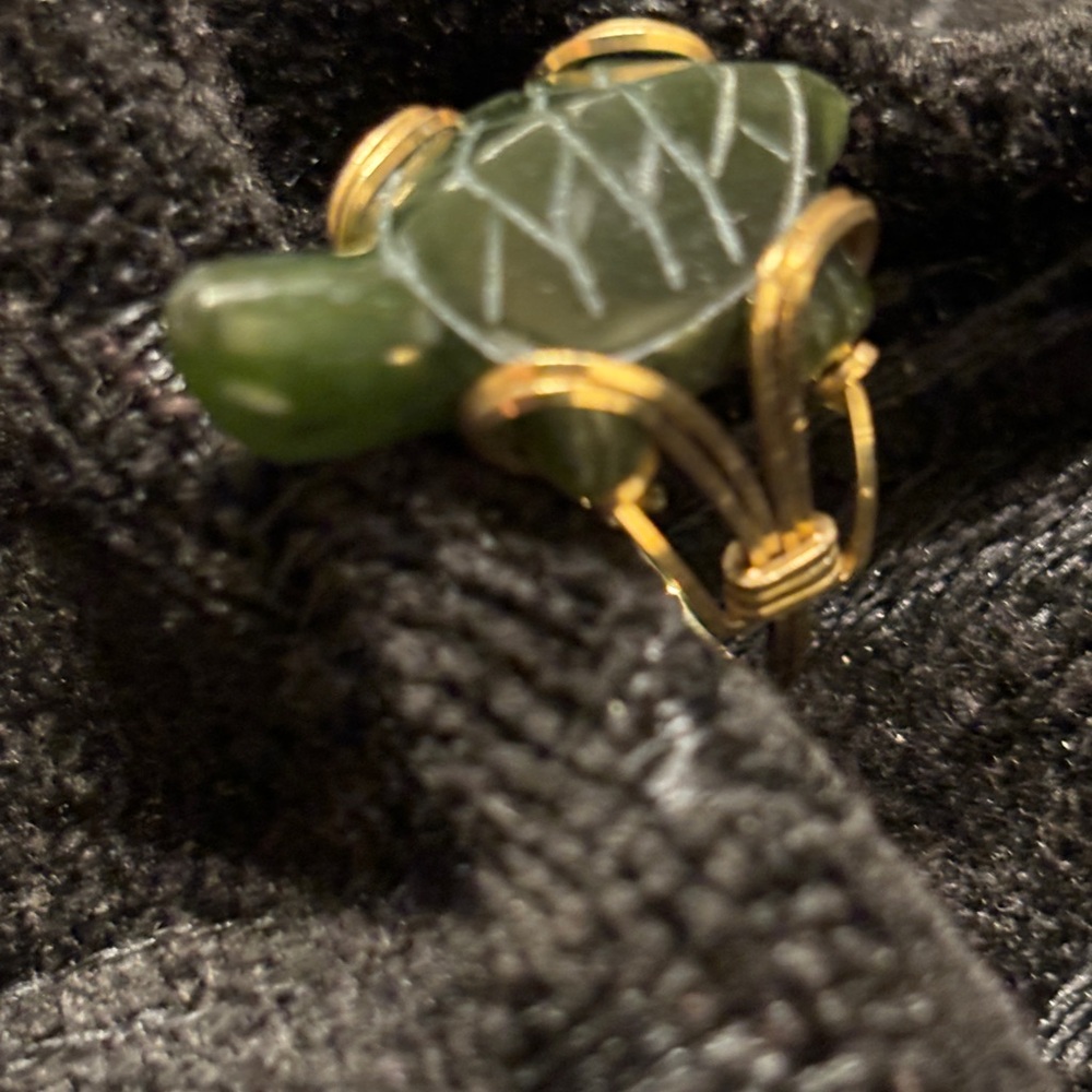 NWOT “ SALE” JADE TURTLE RING - Picture 2 of 11